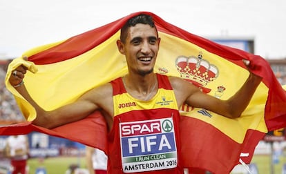 Ilias Fifa, tras ganar el Europeo de 5.000m.