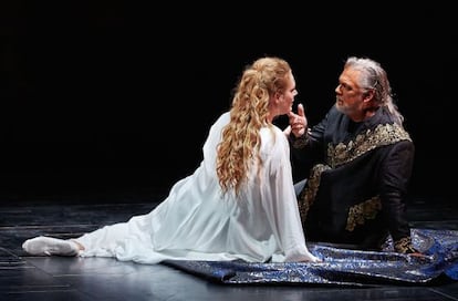Gregory Kunde y Eva-Maria Westbroek, en una escena de &#039;Otello&#039;.