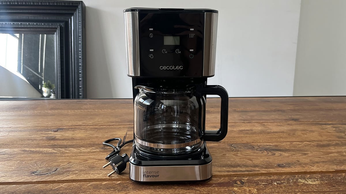 Cafetera de goteo Cecotec Coffee 66 Drop & Touch.
