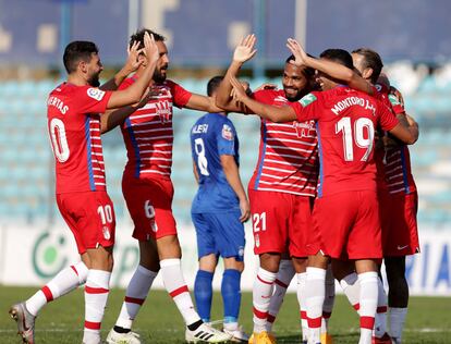 Los jugadores del Granada CF celebran uno de los goles en el partido de clasificación de la UEFA Europa League contra el Teuta este jueves en Durres, Albania