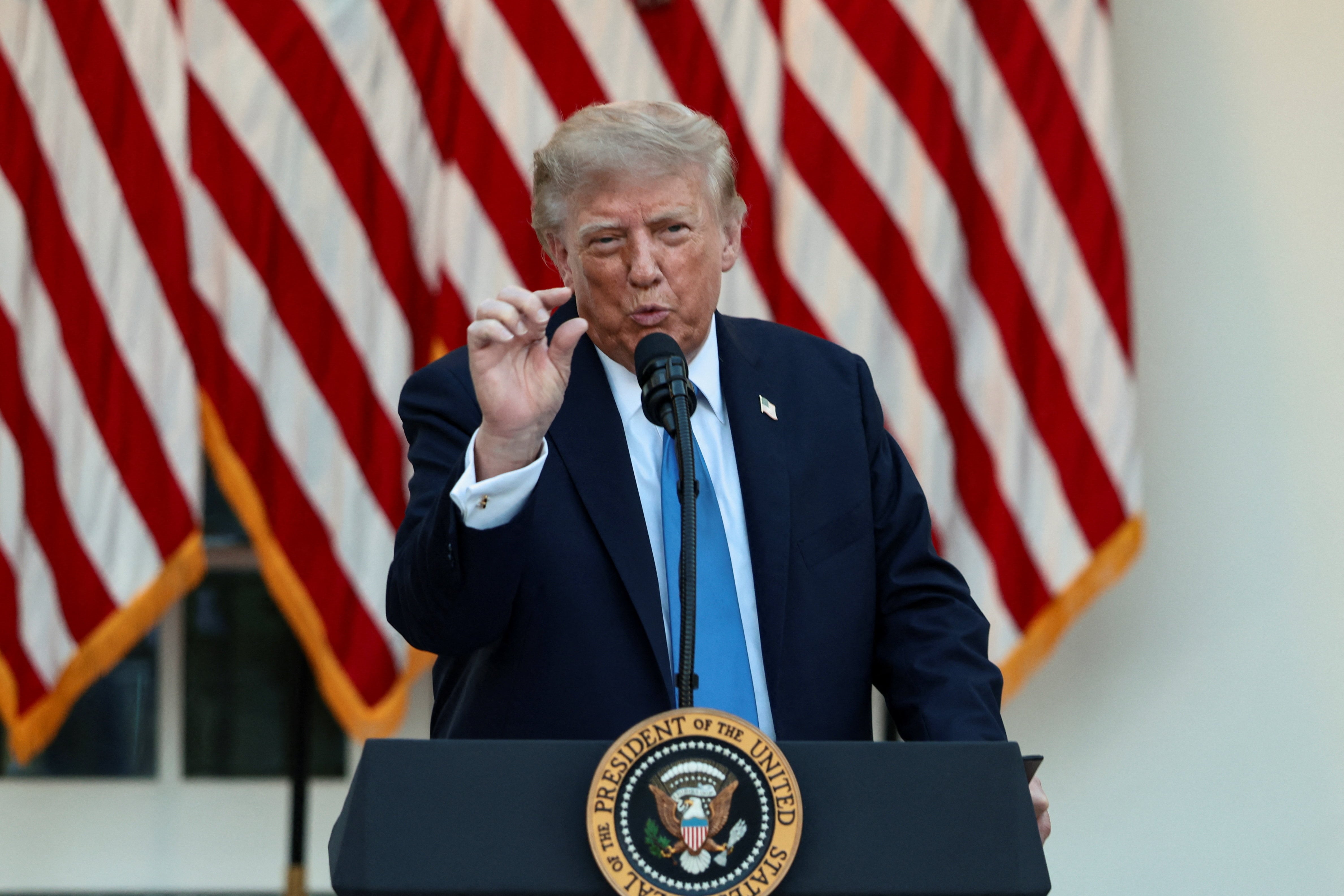 Los republicanos, entre la espada de Trump y la pared del descontento de los votantes