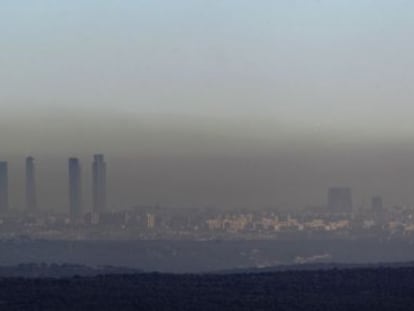 Nube de contaminaci&oacute;n sobre Madrid en 2012. 