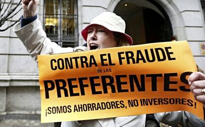 Protesta de afectados por las preferentes en Madrid.