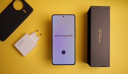 Teléfono Xiaomi con HyperOS