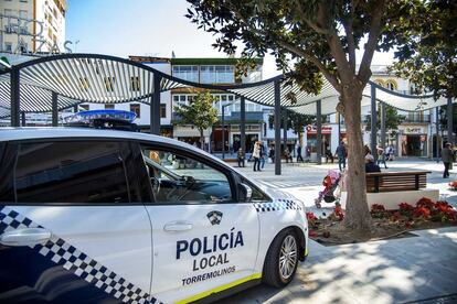 Un vehículo de la Policía Local de Torremolinos.