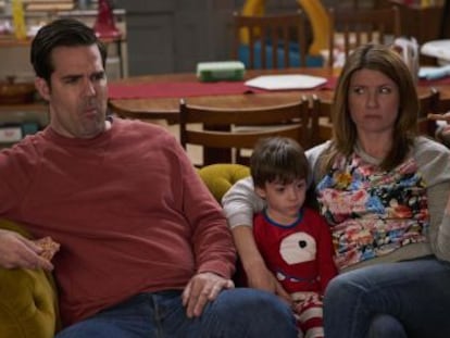  Catastrophe  no tiene compasión. Te engancha, te enamora, te ves reflejado en sus protagonistas con demasiada frecuencia. Y luego, te rompe el corazón