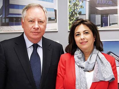 El presidente de Alibérico, Clemente González Soler, junto a la nueva conejera delegada, Rosa García. 