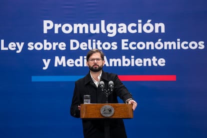 Gabriel Boric promulga la ley contra los delitos económicos