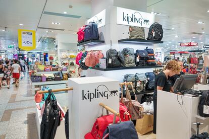 Interior de un gran almacén de El Corte Inglés.