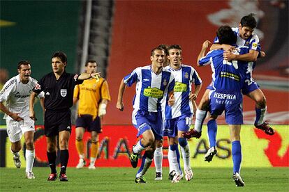 Tras su polémica victoria ante el Madrid, los de Lotina viajan a Santander para enfrentarse a un Racing renqueante.