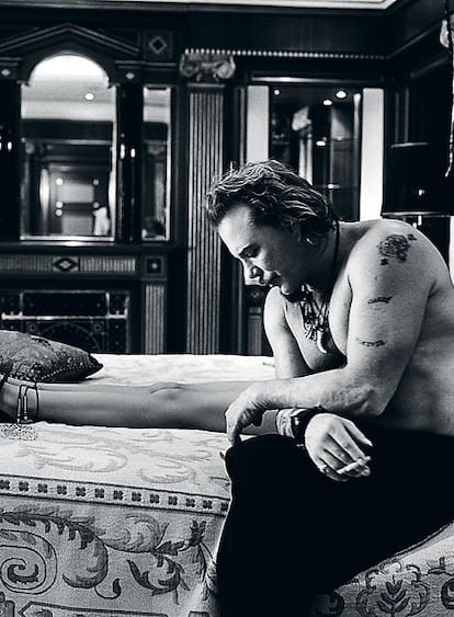 El músico canadiense ha colaborado con revistas como &#39;Zoo Magazine&#39;, que publicó este retrato suyo de Mickey Rourke.