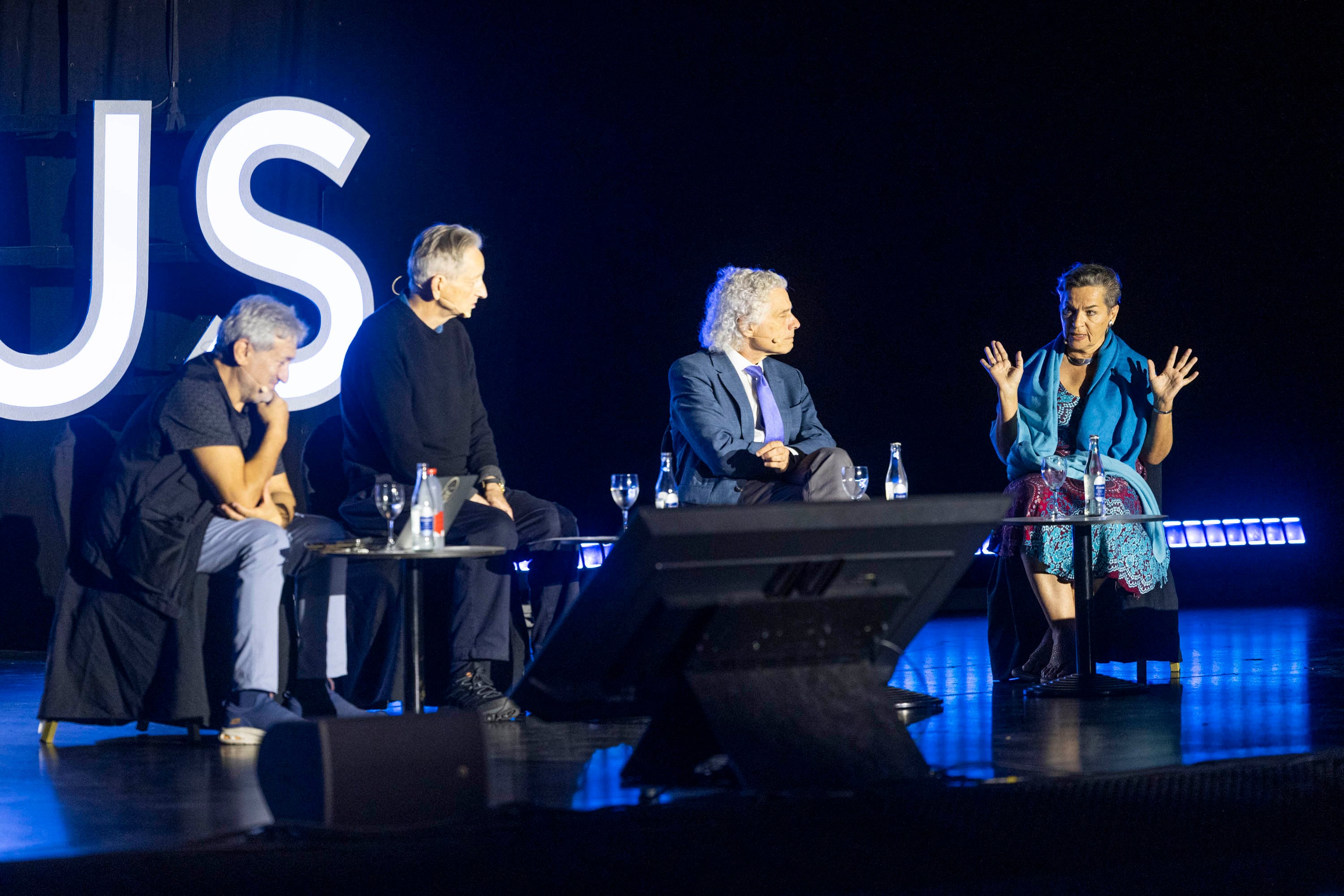 En busca de la verdad entre chanclas y pintas en el Festival Starmus