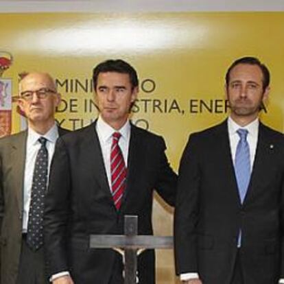 Soria asegura que el déficit de tarifa es de 24.000 millones
