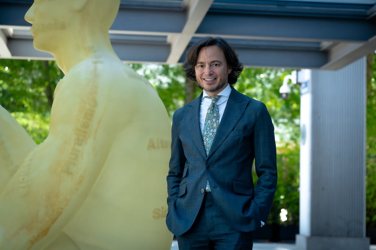 Borja Sáinz de Aja, abogado: “El despacho me sacó del armario” | Sociedad