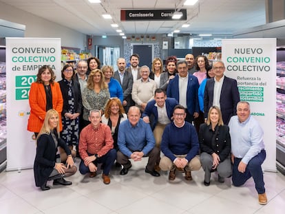 Representantes de sindicatos y de Mercadona en el Centro de Coinnovación Jarrods en Paterna, Valencia, en una imagen cedida por la compañía.