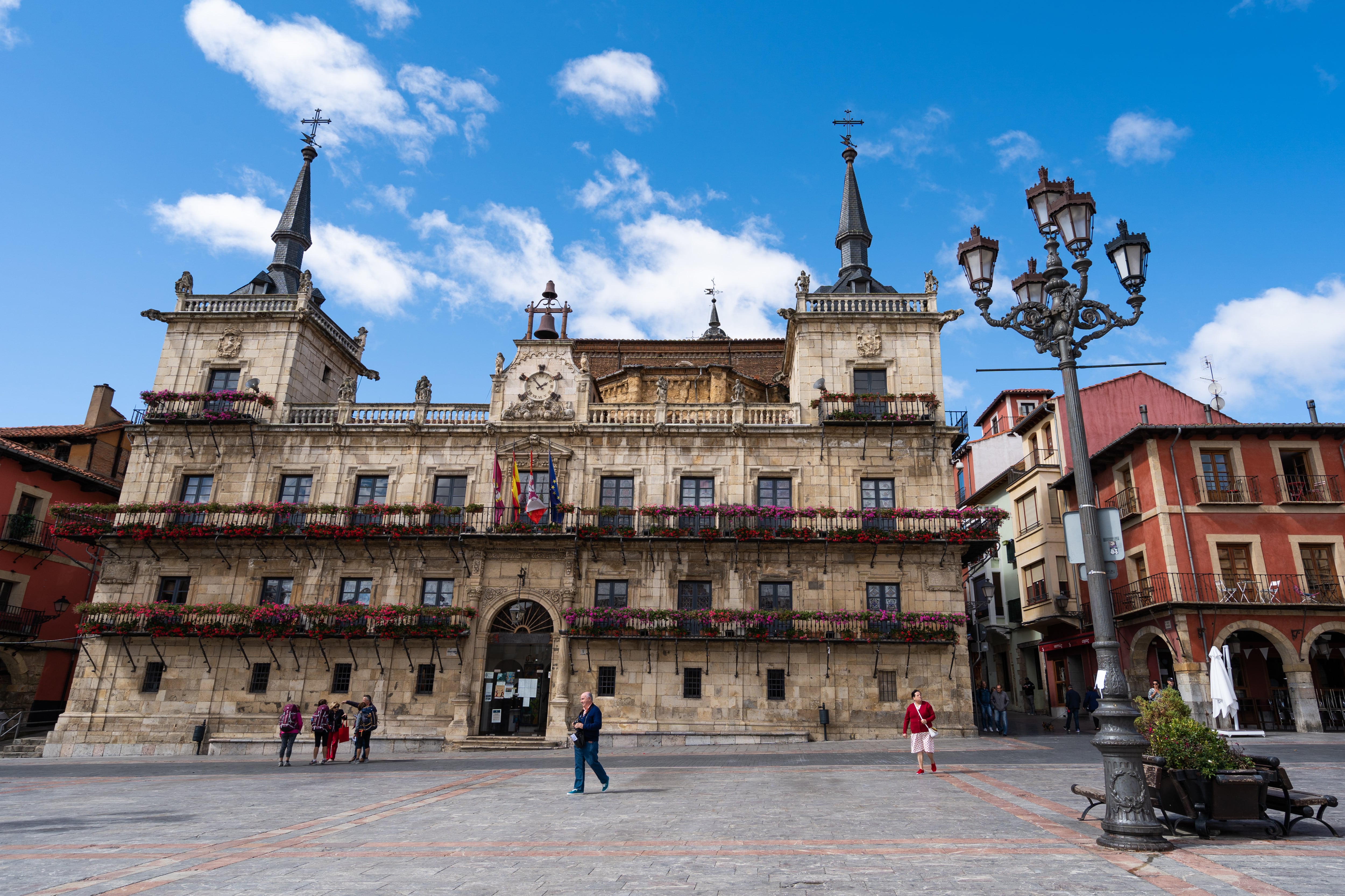 Fachada del Ayuntamiento de León. (Photo by Raquel Maria Carbonell Pagola/LightRocket via Getty Images)