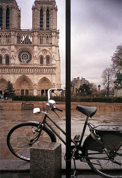 Estampa urbana de París.