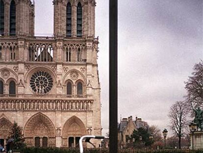 Estampa urbana de París.