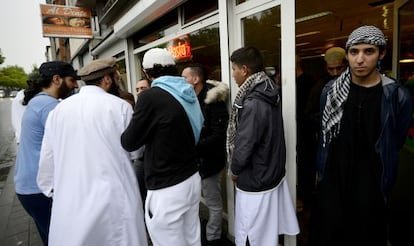 Simpatizantes do grupo radical Sharia4Belgium, desarticulado pela política belga há dois anos.