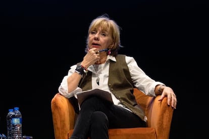 La novelista cubana, afincada en Puerto Rico, Mayra Montero reflexiona sobre la escritura en tiempos de pandemia, este jueves en el auditorio del Centro de Bellas Artes de Caguas.