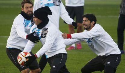 Banega, Reyes y Koke, en el entrenamiento en Rusia.