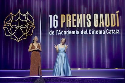 Maria Rovira y Ana Polo, presentadoras de la XVI edición de los Premios Gaudí de la Academia del Cine Catalán.
