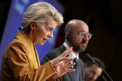 La presidenta de la Comisión Europea, Ursula von der Leyen, y el presidente del Consejo Europeo, Charles Michel, en una imagen de archivo.