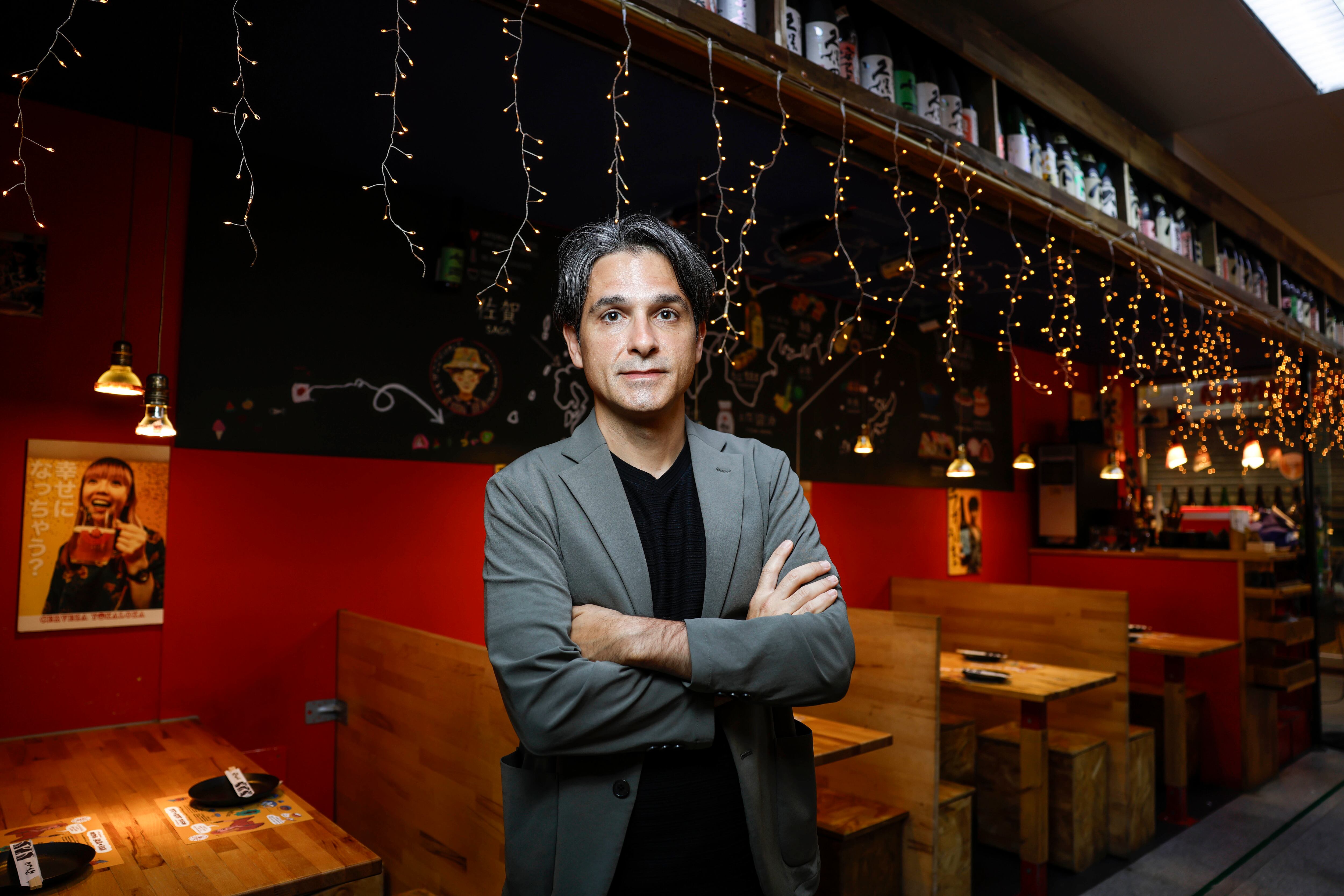 Jorge Almazán,retratado en el restaurante Yokaloka del Mercado de Antón Martín el pasado día 1. 