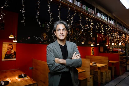 Jorge Almazán,retratado en el restaurante Yokaloka del Mercado de Antón Martín el pasado día 1. 