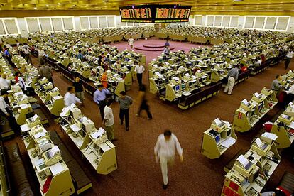 Parqué de la Bolsa de valores de Hong Kong, en julio de 2002.