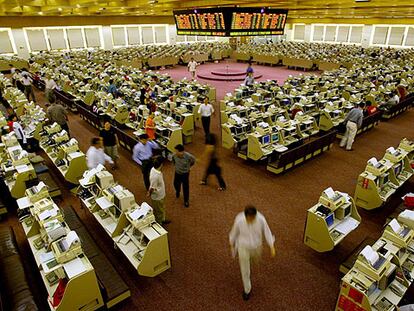 Parqué de la Bolsa de valores de Hong Kong, en julio de 2002.