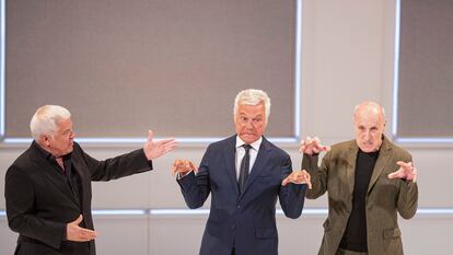 Los miembros de Tricicle, durante su discurso de agradecimiento por el Max de Honor en la gala celebrada en Cádiz este lunes.