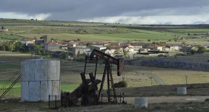 Antiguo pozo petrol&iacute;fero de Ayoluengo de la Lora (Burgos). 