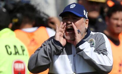 Maradona durante un partido en septiembre.