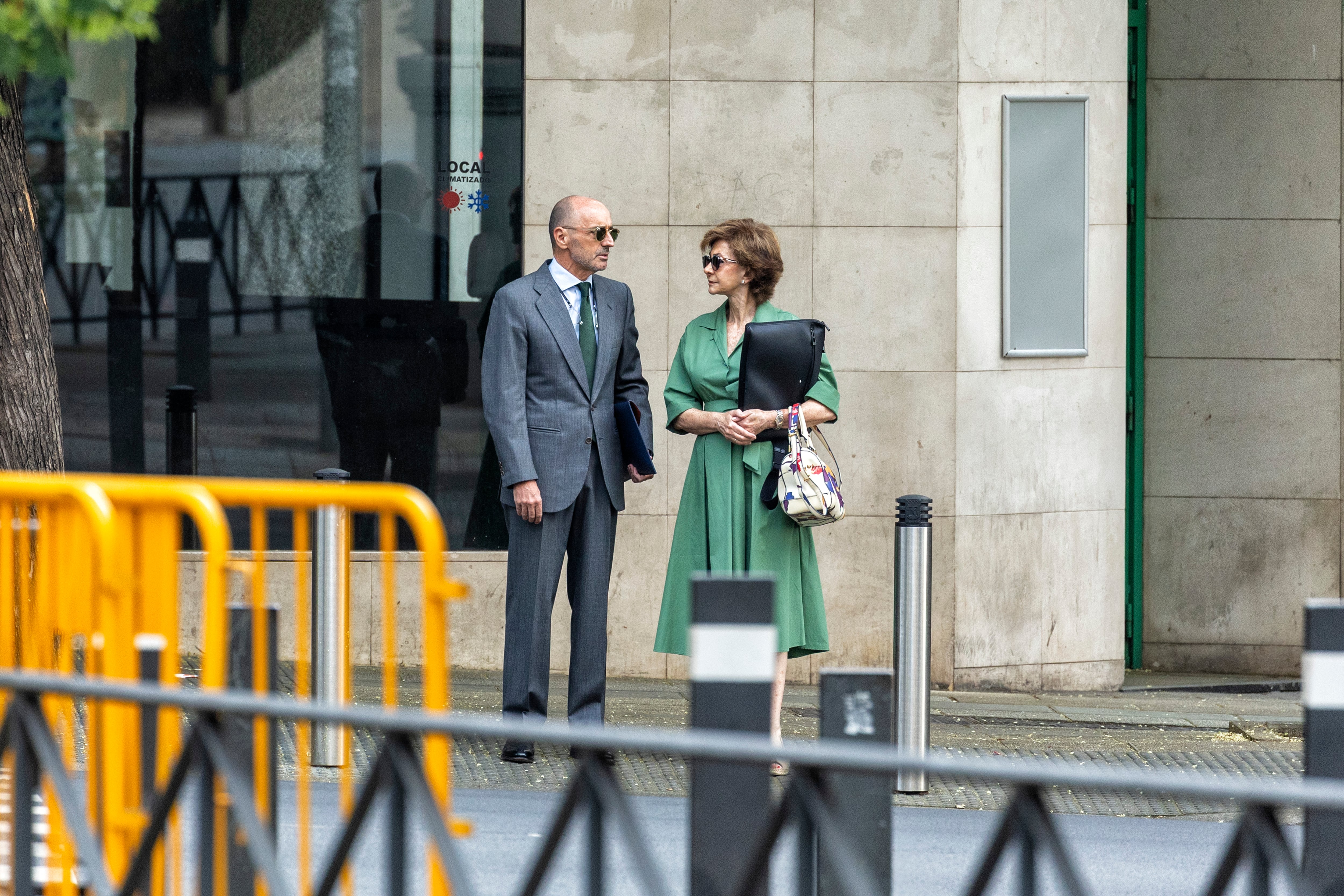 El empresario Julio Martínez, a su llegada a la Audiencia Nacional este martes junto a su abogada María Dolores Márquez de Prado.