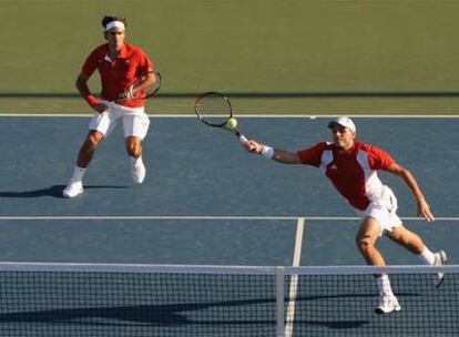 Federer se resarce de la derrota ante Blake