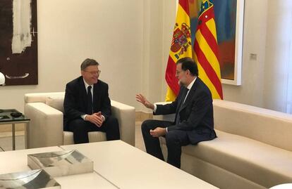 El presidente de la Generalitat Valenciana, Ximo Puig, y el del Gobierno, Mariano Rajoy.