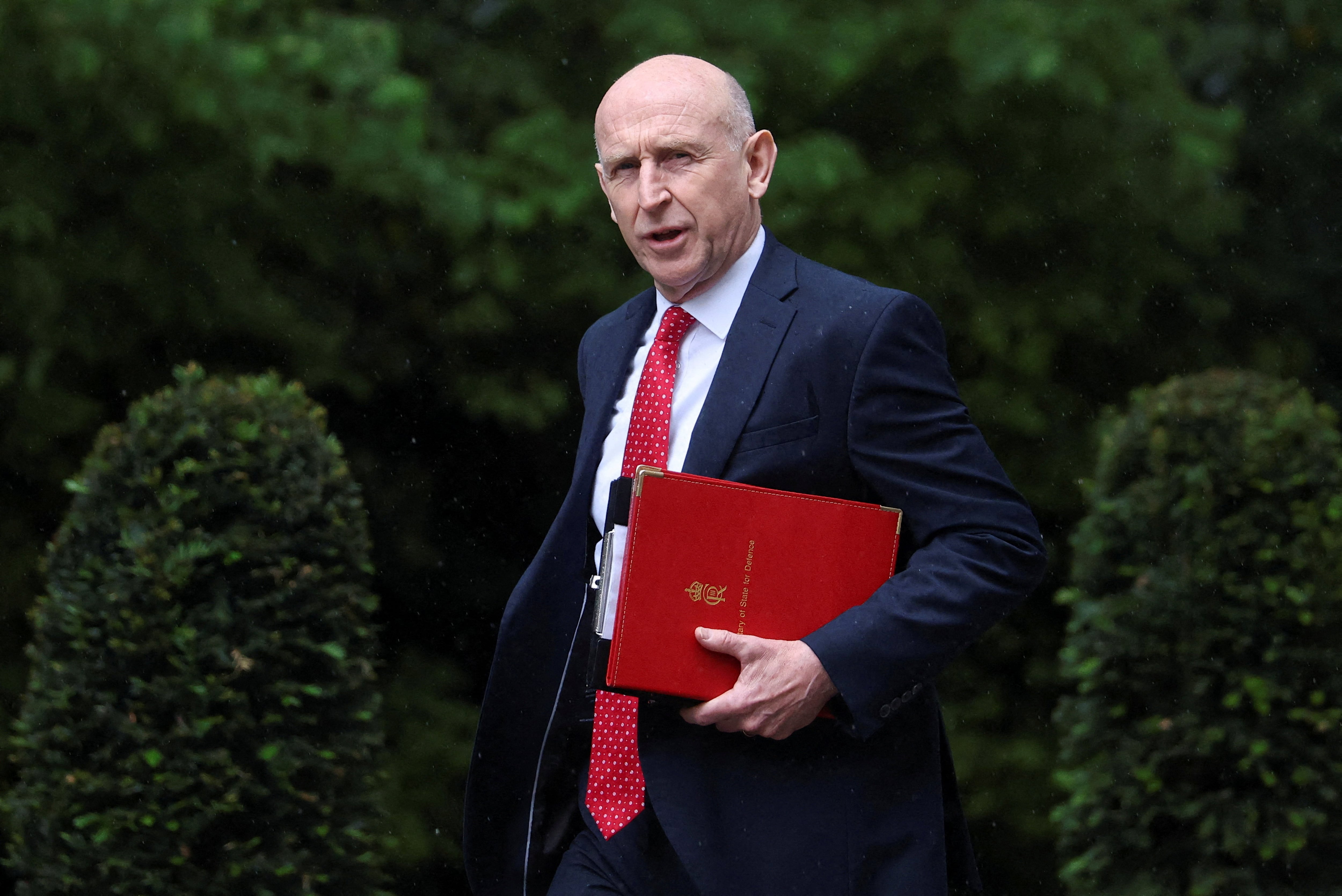 Dimite el ministro de Defensa de Reino Unido, John Healey, p