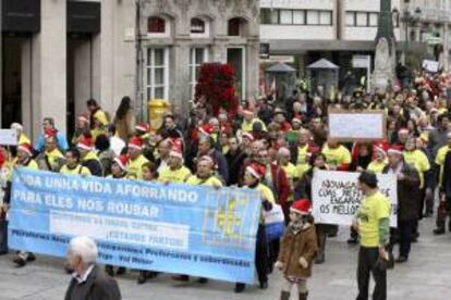 Una manifestación en Vigo de afectados por las participaciones preferentes de Novagalicia Banco. EFE/Archivo