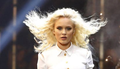 La cantante sueca Zara Larsson, durante su actuación en los MTV Europe Music Awards en 2016.