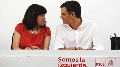 El PSOE ha encontrado también el suyo, que consiste en repetir la idea de que sus propuestas políticas son de izquierdas.