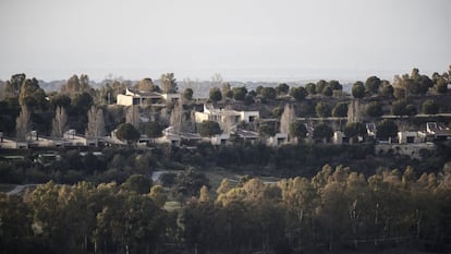 Vista de la urbanización Isla de Valdecañas, en El Gordo, Cáceres.