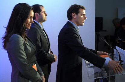 Begoña Villacís, junto al líder de C's, Albert Rivera.