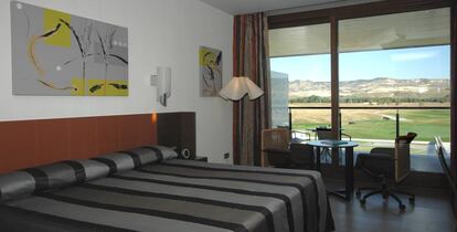 Una de las habitaciones del hotel, en Alcalá de Henares.