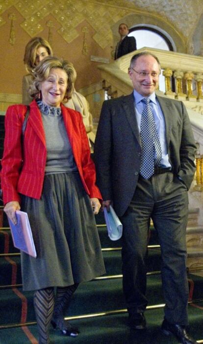 Mariona Carulla, a la izquierda, y Joan llinares, en el Palau de la Música Catalana.