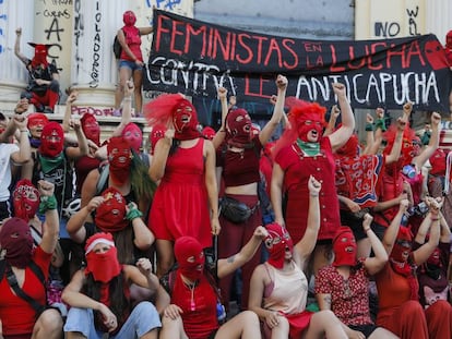 Mujeres protestando contra la violencia de género y el gobierno en Santiago de Chile en noviembre el pasado 29 de noviembre. 