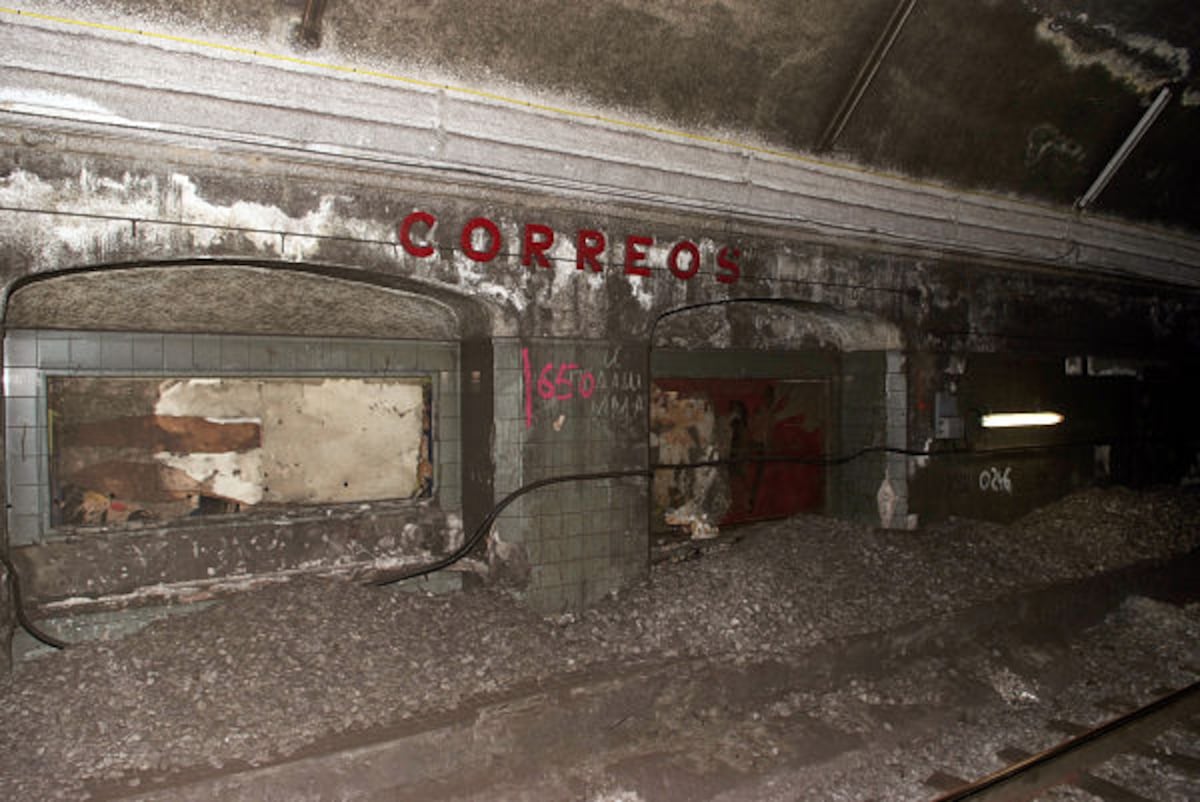 El metro de Barcelona organiza puertas abiertas a Correos y Gaudí, sus dos estaciones fantasma