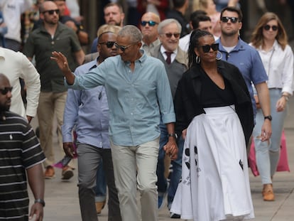 El expresidente norteamericano Barack Obama y su mujer Michelle, acompañados de Steven Spielberg y su esposa Kate Capshaw, en Barcelona, antes de asistir al concierto de Bruce Springsteen.