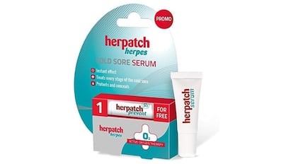 Vista del sérum labial cicatrizante y en formato 'stick' de la marca Herpatch.