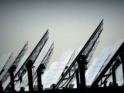 Planta solar de Abengoa en Sanl&uacute;car la Mayor (Sevilla)